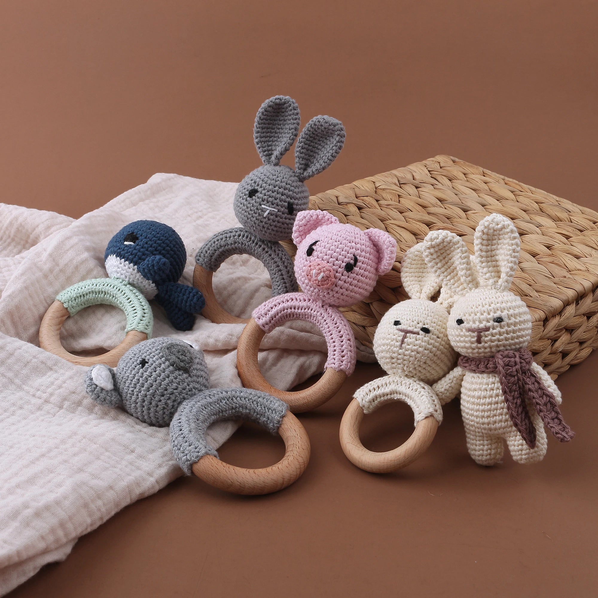 1Pc Wooden Crochet Bunny Rattle Toy Wood Ring Baby Teether Rodent Baby Gym Mobile Rattles Custom Name Educational Toys