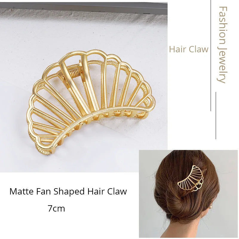 Korean Metal Geometric Hair Claw Barrettes Elegant Hair Clip Crab for Women Hollow Out Hairpin Headwear Girl Hair Accessories